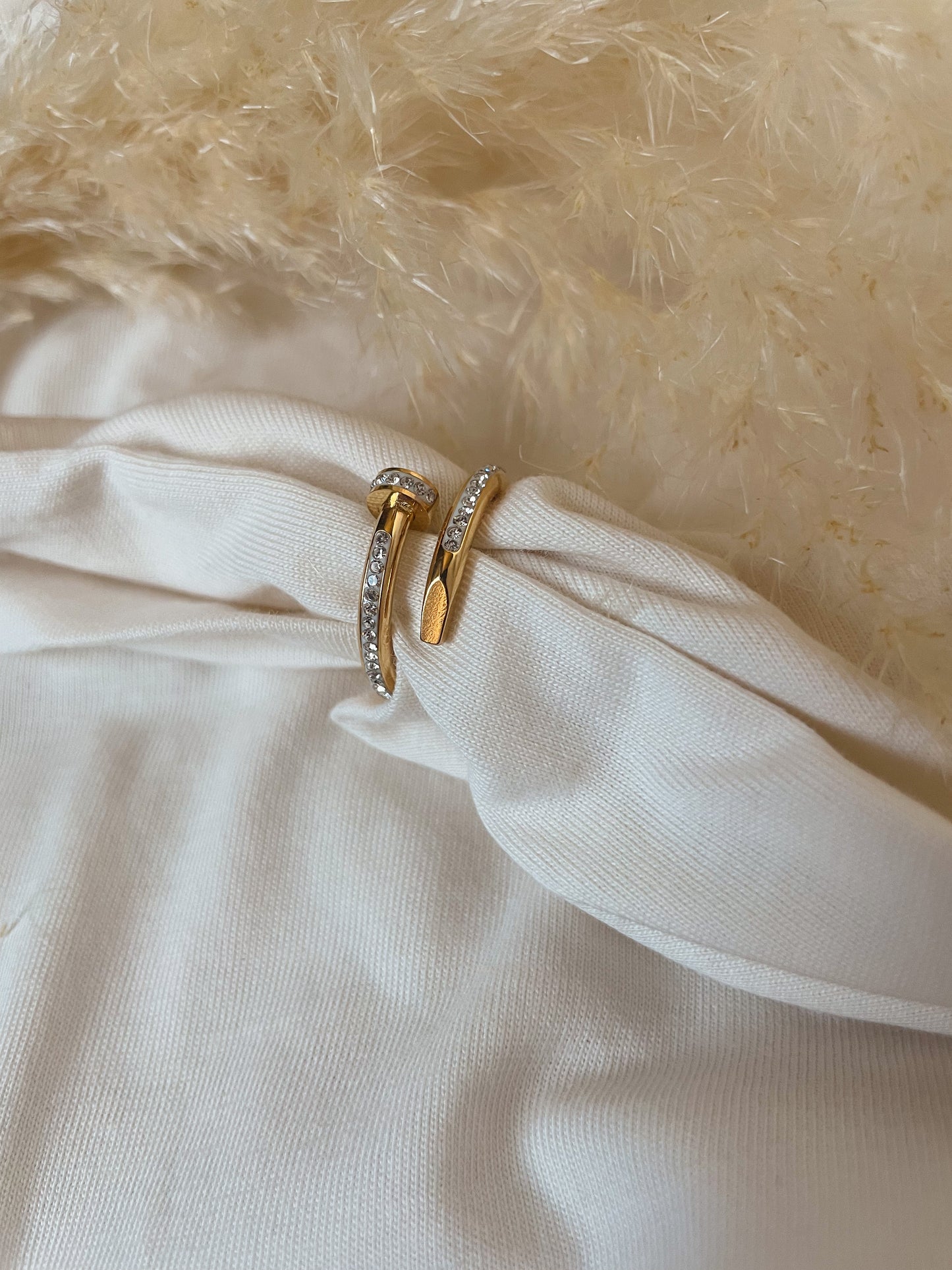 Zirconia nail ring