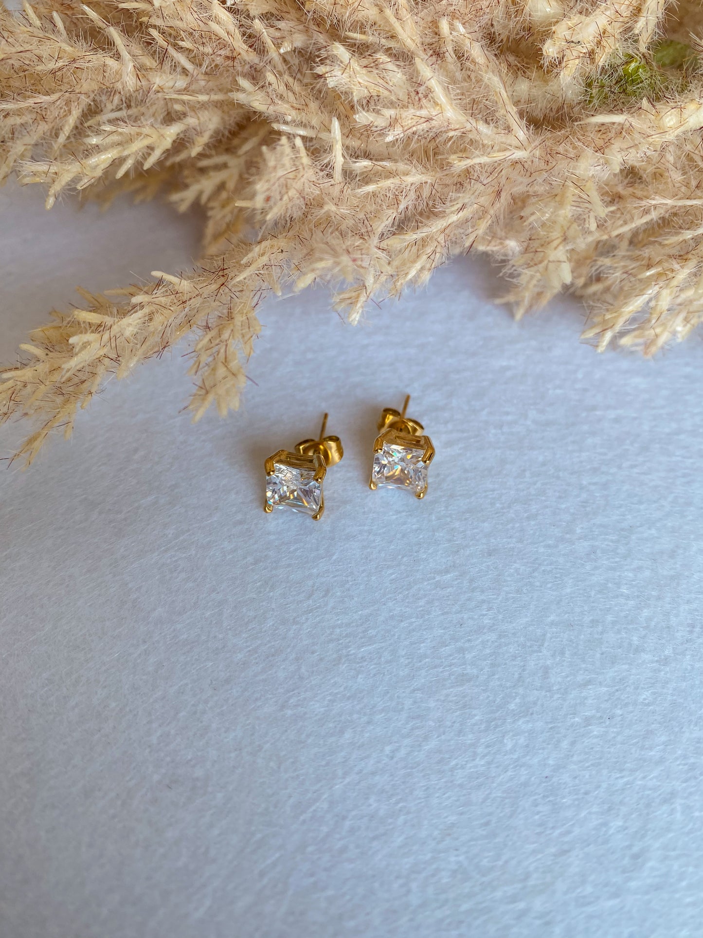 FATIMA WHITE EARRINGS