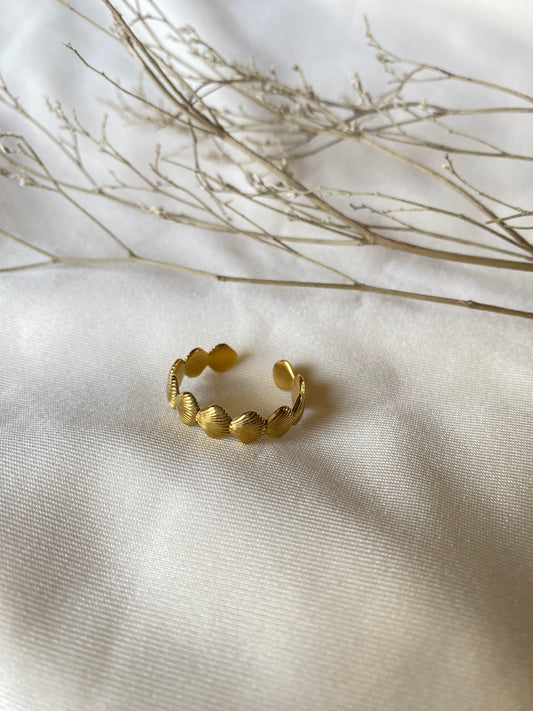 Conchita ring