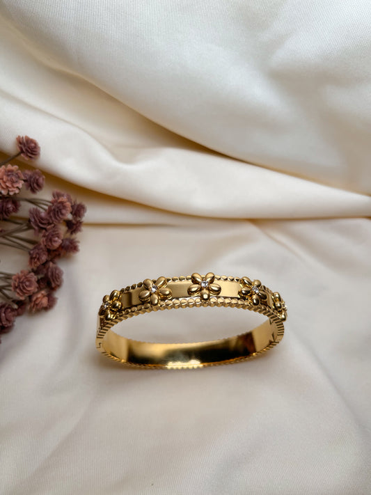 Flores bangle bracelet