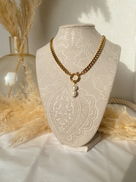 CHUNKY PEARL NECKLACE